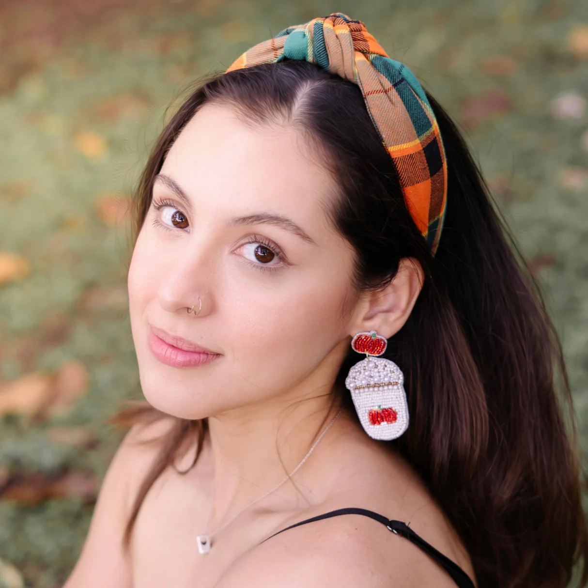 What are the color options for this headband?