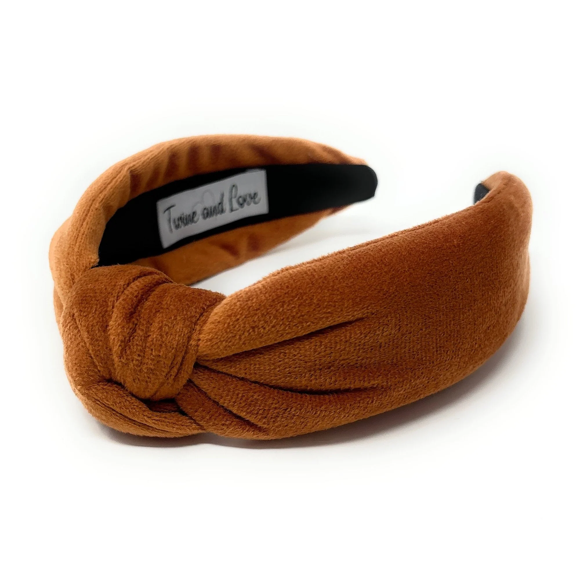 What makes this headband suitable for the current season?