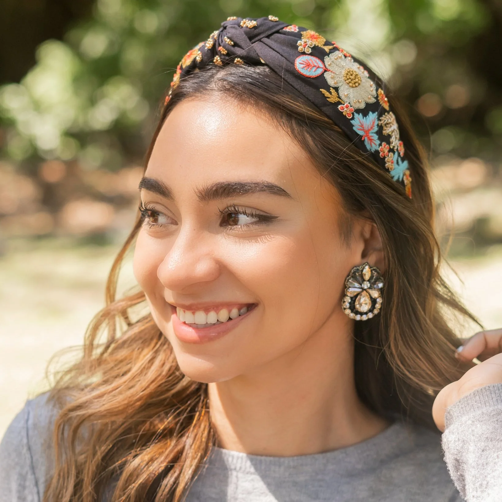 What size does the headband come in?
